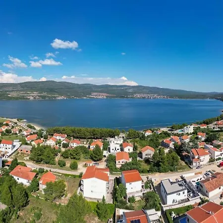 Beautiful Leina With Heated Pool Villa Pridraga
