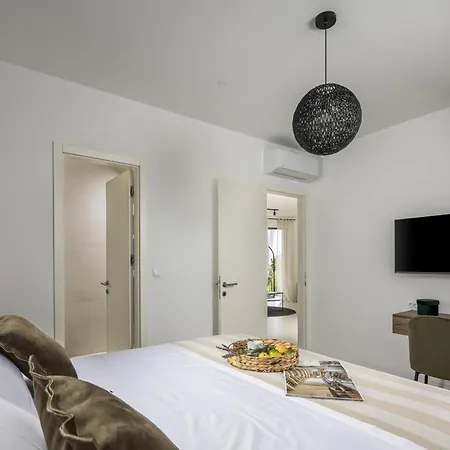 Beautiful Leina With Heated Pool *