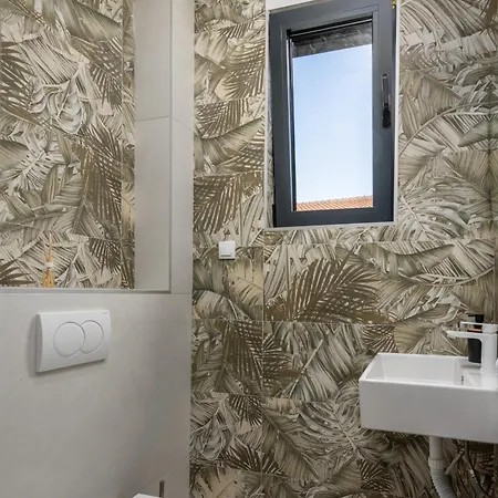 Villa Beautiful Leina With Heated Pool Pridraga
