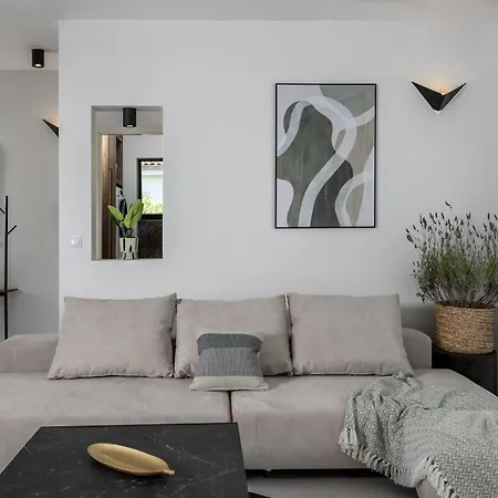 Beautiful Leina With Heated Pool Villa Pridraga