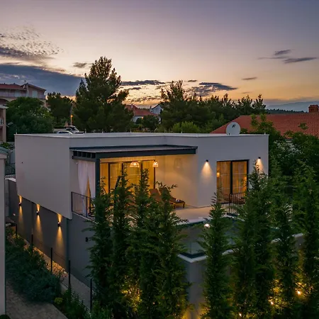 Beautiful Leina With Heated Pool Villa Pridraga