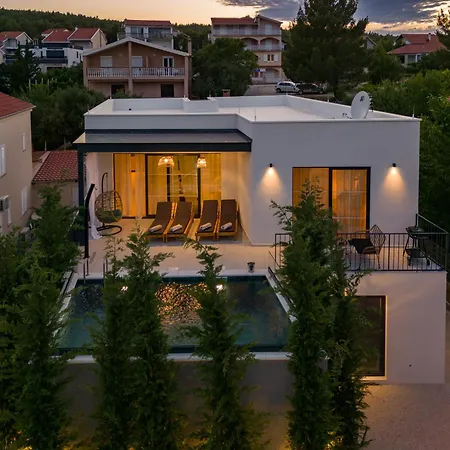 Villa Beautiful Leina With Heated Pool Pridraga