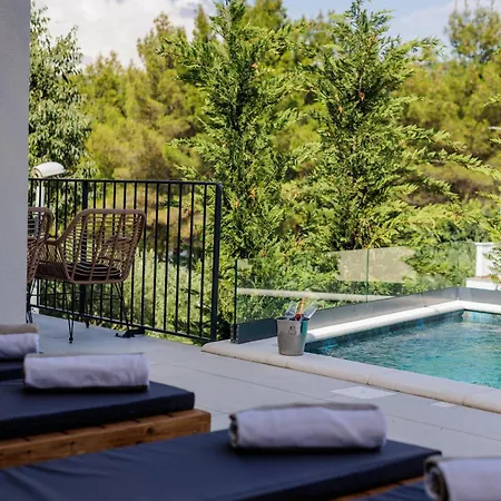 Beautiful Leina With Heated Pool